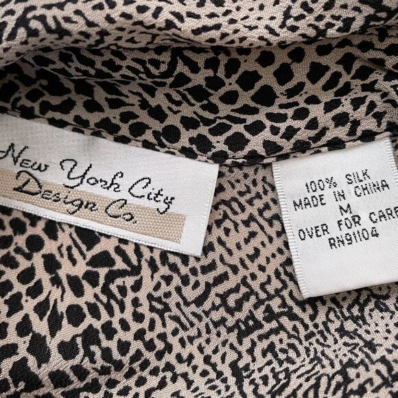 Vintage 100% Silk Snakeskin Button Down Shirt Sz M Animal Print Beige Black - Picture 5 of 7